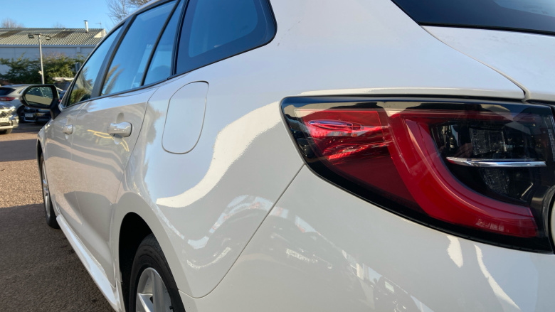 Toyota Corolla 2.0 VVT-i Hybrid Icon Tech 5dr CVT Hybrid Estate